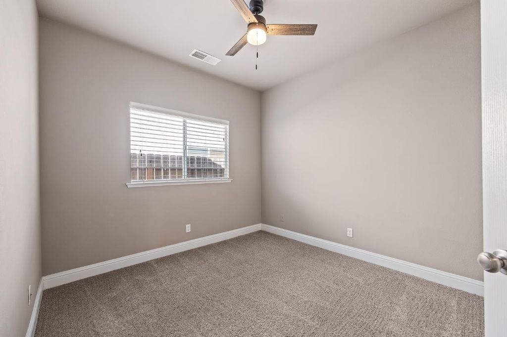 Image 49 of property listing at 2955 E Pryor Drive, Fresno, CA 93720