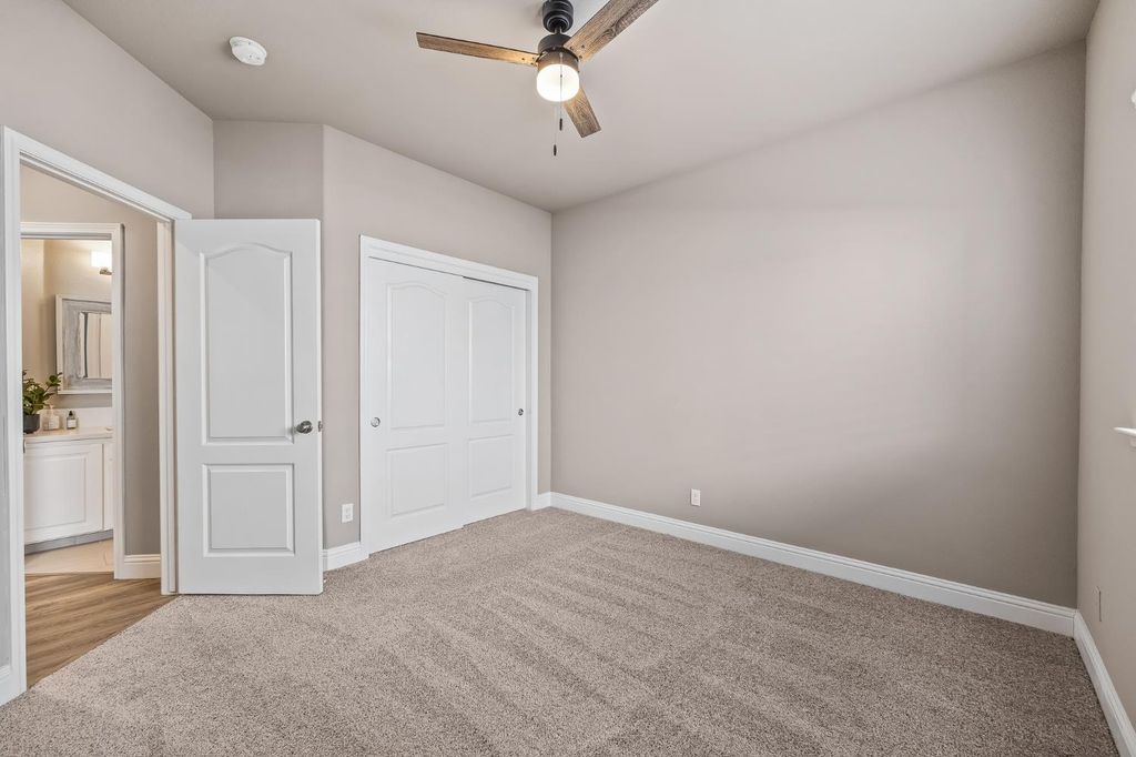 Image 55 of property listing at 2955 E Pryor Drive, Fresno, CA 93720