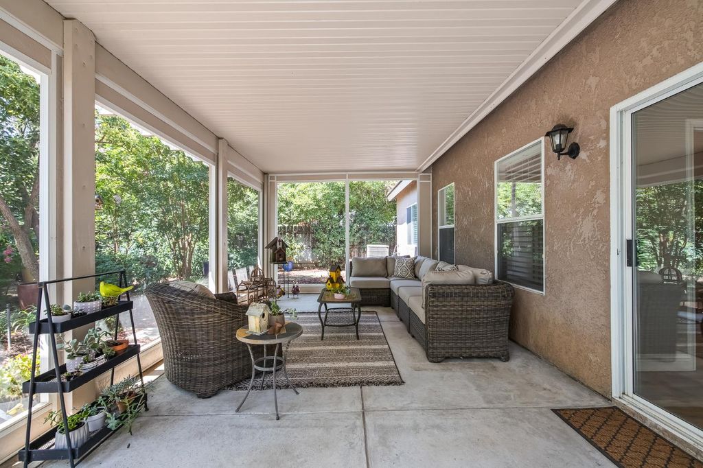 Image 59 of property listing at 2955 E Pryor Drive, Fresno, CA 93720