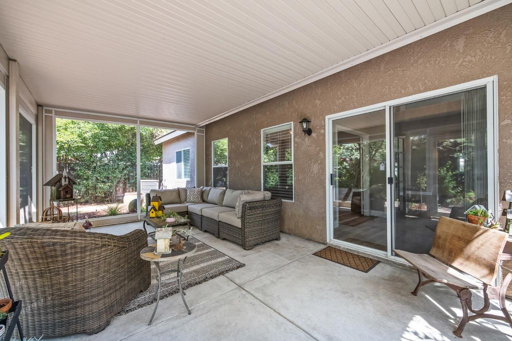 Image 60 of property listing at 2955 E Pryor Drive, Fresno, CA 93720
