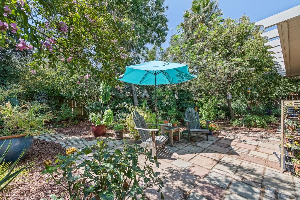 Image 64 of property listing at 2955 E Pryor Drive, Fresno, CA 93720