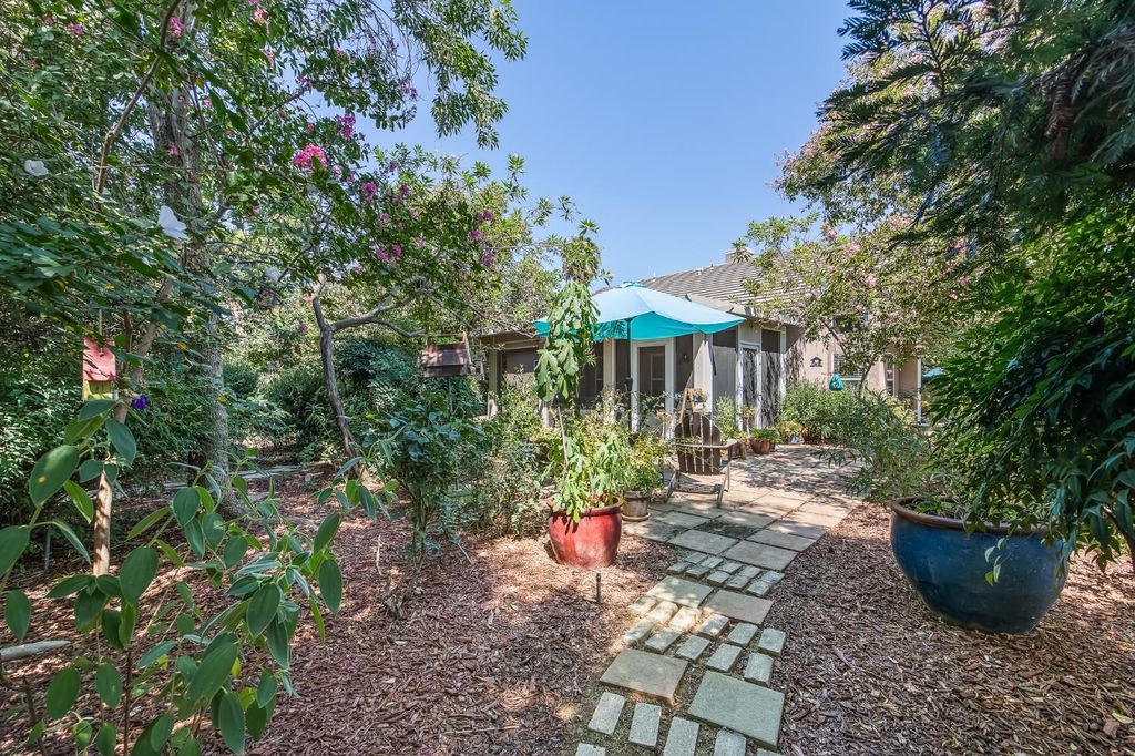 Image 65 of property listing at 2955 E Pryor Drive, Fresno, CA 93720