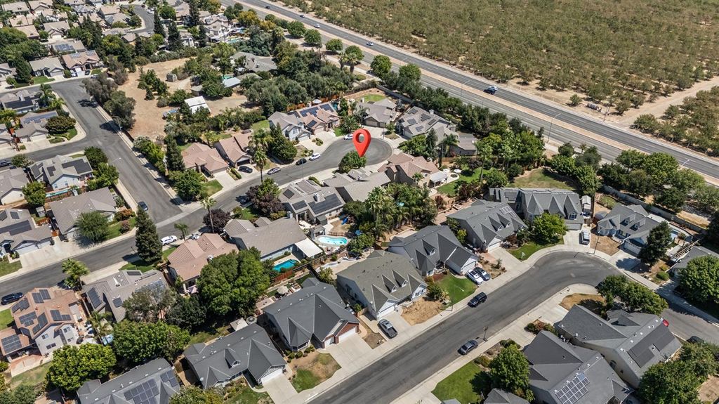 Image 75 of property listing at 2955 E Pryor Drive, Fresno, CA 93720