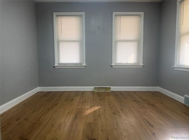 30008 Beechwood Street, Garden City, MI 48135