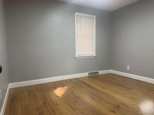 30008 Beechwood Street, Garden City, MI 48135