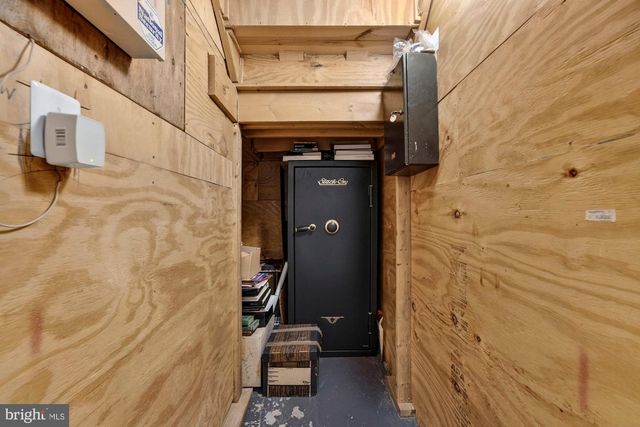 1424 WYNHURST LN, Vienna, VA 22182