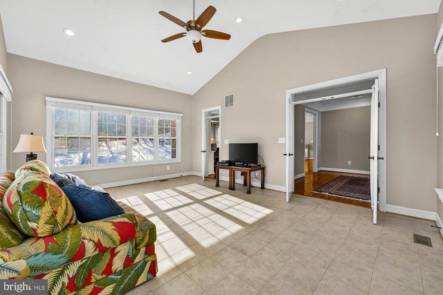 1424 WYNHURST LN, Vienna, VA 22182