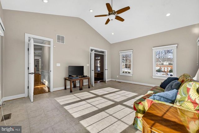 1424 WYNHURST LN, Vienna, VA 22182