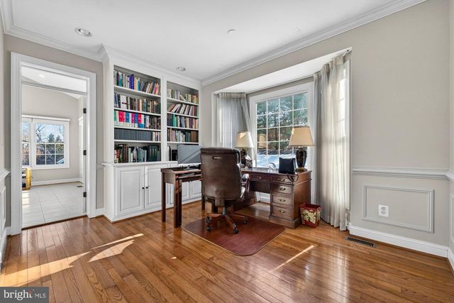 1424 WYNHURST LN, Vienna, VA 22182