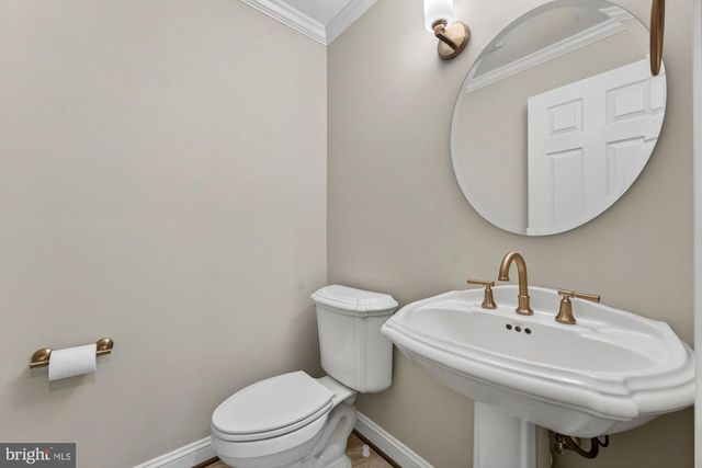 1424 WYNHURST LN, Vienna, VA 22182