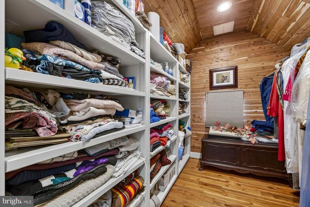 1424 WYNHURST LN, Vienna, VA 22182