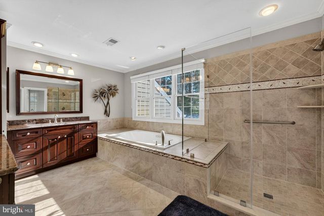 1424 WYNHURST LN, Vienna, VA 22182