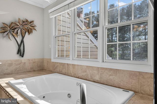 1424 WYNHURST LN, Vienna, VA 22182