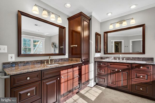 1424 WYNHURST LN, Vienna, VA 22182