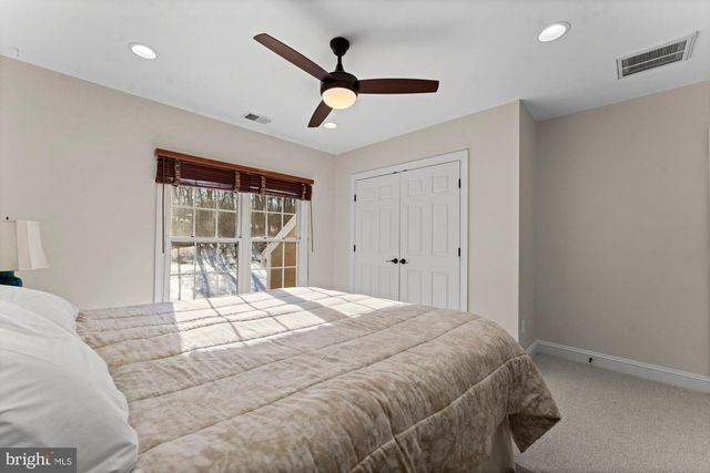 1424 WYNHURST LN, Vienna, VA 22182