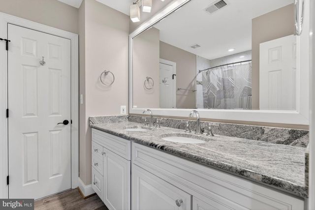 1424 WYNHURST LN, Vienna, VA 22182