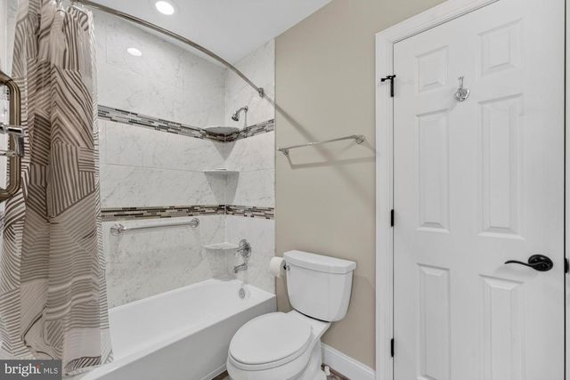 1424 WYNHURST LN, Vienna, VA 22182