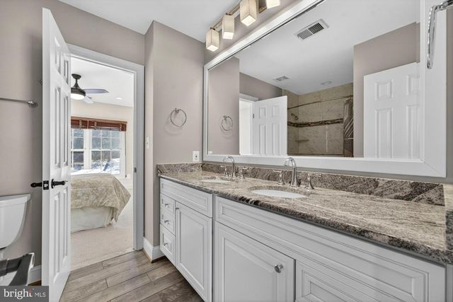 1424 WYNHURST LN, Vienna, VA 22182