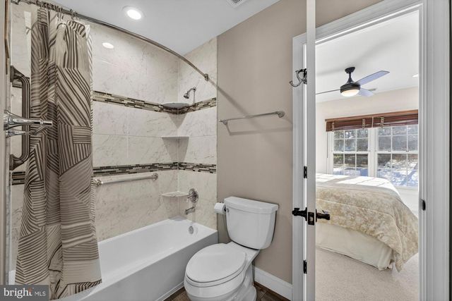 1424 WYNHURST LN, Vienna, VA 22182