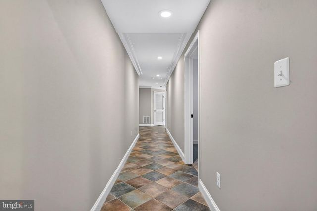 1424 WYNHURST LN, Vienna, VA 22182