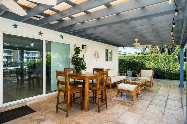 2105 Arch Creek Dr, North Miami, FL 33181