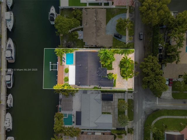 2105 Arch Creek Dr, North Miami, FL 33181