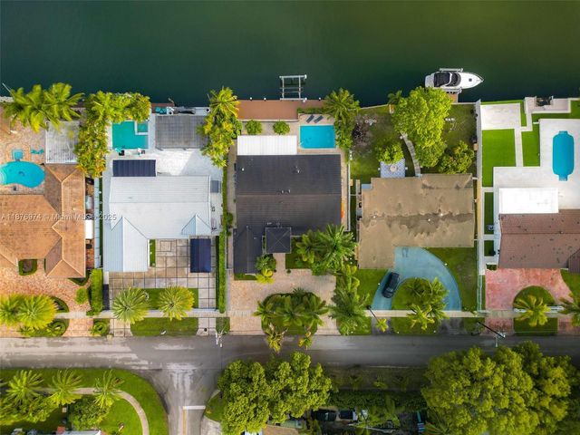 2105 Arch Creek Dr, North Miami, FL 33181