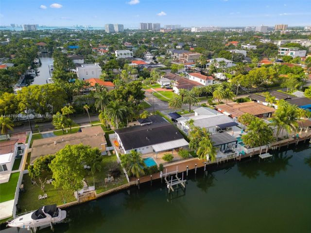 2105 Arch Creek Dr, North Miami, FL 33181