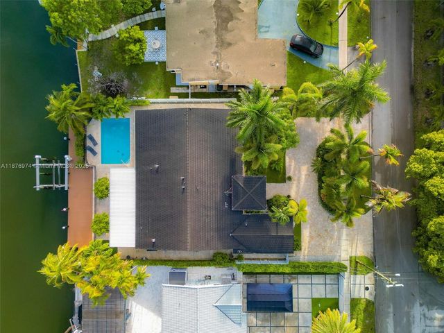 2105 Arch Creek Dr, North Miami, FL 33181