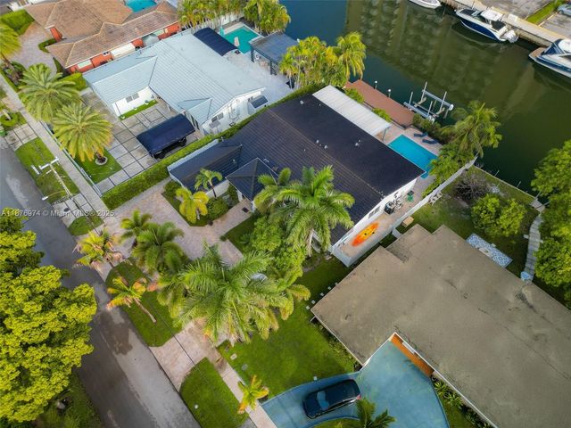 2105 Arch Creek Dr, North Miami, FL 33181