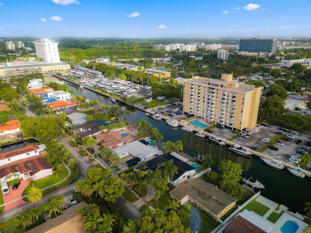 2105 Arch Creek Dr, North Miami, FL 33181