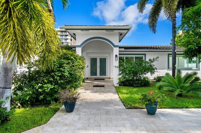 2105 Arch Creek Dr, North Miami, FL 33181