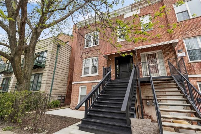 2002 W Huron Street, Chicago, IL 60612