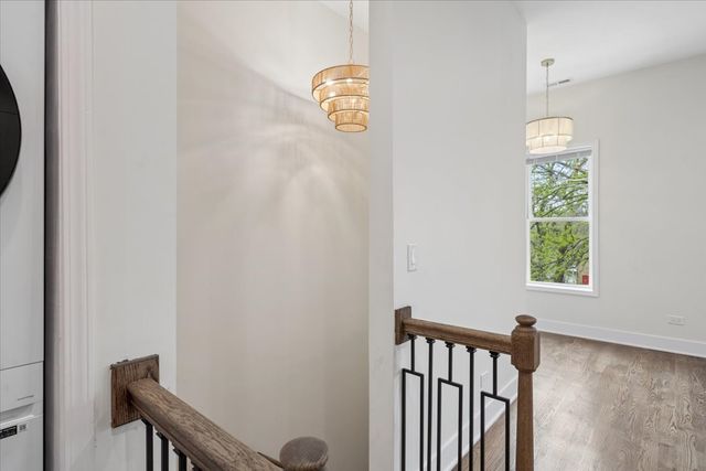 2002 W Huron Street, Chicago, IL 60612