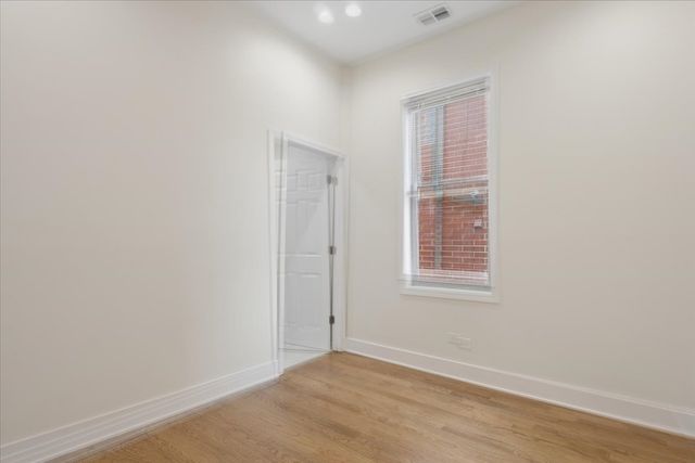 2002 W Huron Street, Chicago, IL 60612