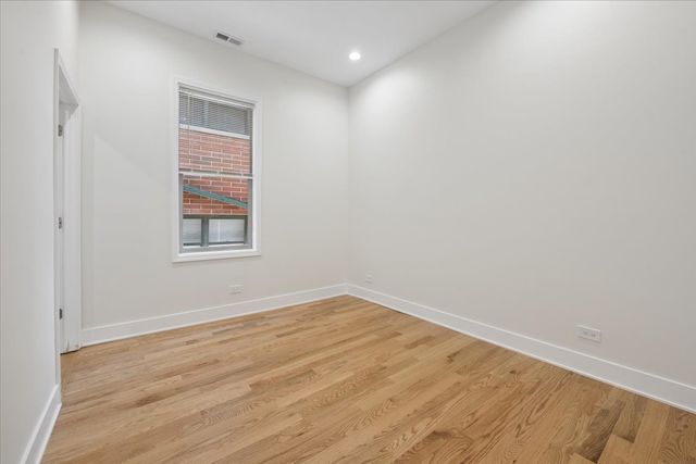 2002 W Huron Street, Chicago, IL 60612