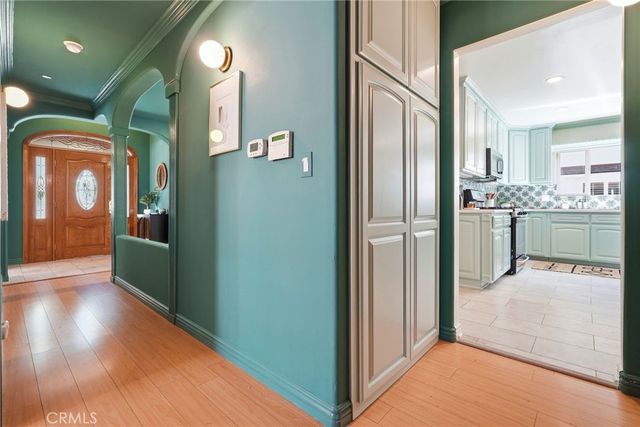 435 Eton Drive, Burbank, CA 91504