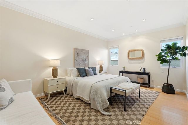 435 Eton Drive, Burbank, CA 91504