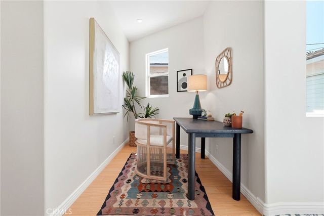 435 Eton Drive, Burbank, CA 91504