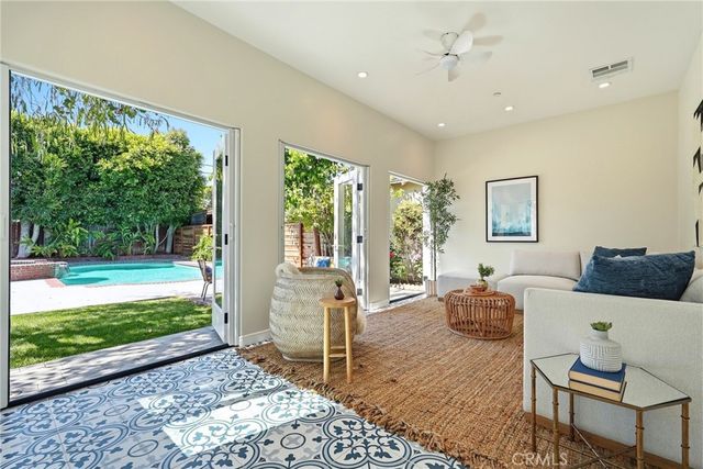 435 Eton Drive, Burbank, CA 91504