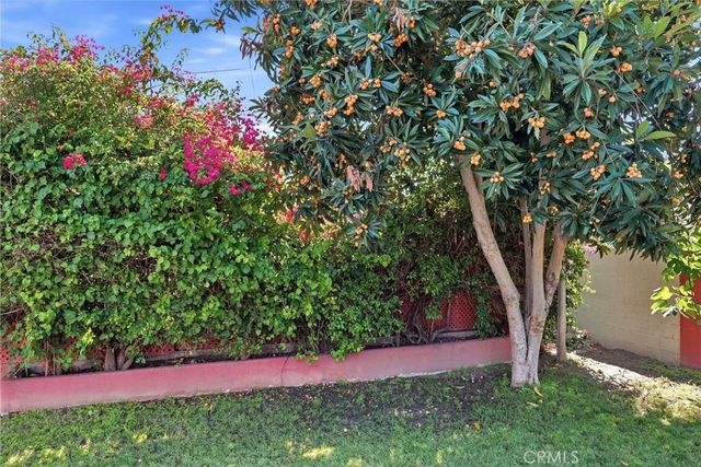 435 Eton Drive, Burbank, CA 91504