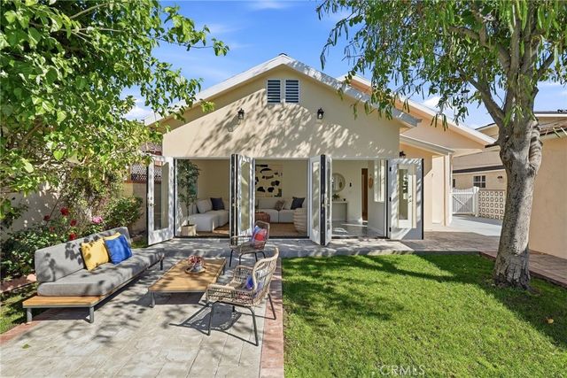 435 Eton Drive, Burbank, CA 91504