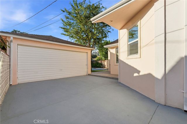 435 Eton Drive, Burbank, CA 91504