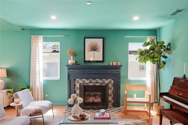 435 Eton Drive, Burbank, CA 91504