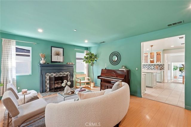 435 Eton Drive, Burbank, CA 91504