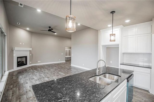 1048 Parker Lane, Pea Ridge, AR 72751