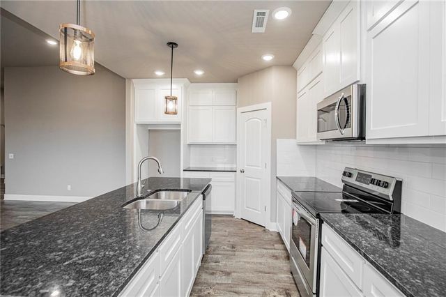 1048 Parker Lane, Pea Ridge, AR 72751