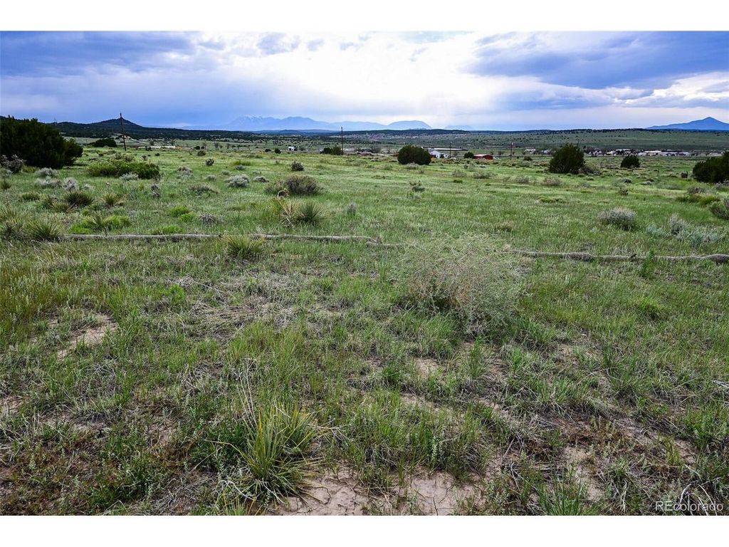 Cuerno Verde Drive, Walsenburg, CO 81089