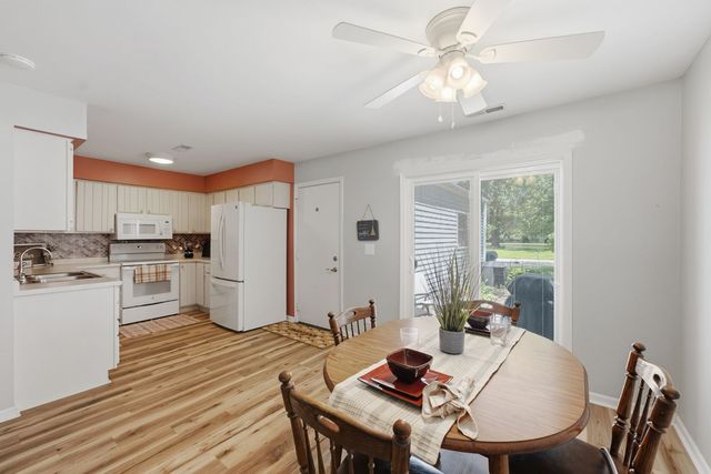 2938 Archer Drive 14, East Moline, IL 61244