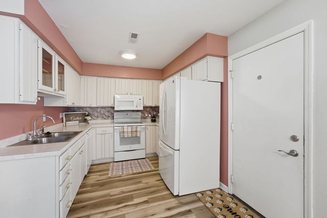 2938 Archer Drive 14, East Moline, IL 61244